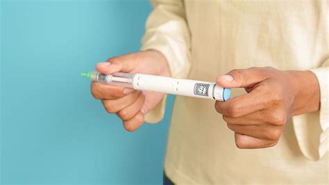 How to Use Glucagon Emergency Kits, Sprays, and Syringes