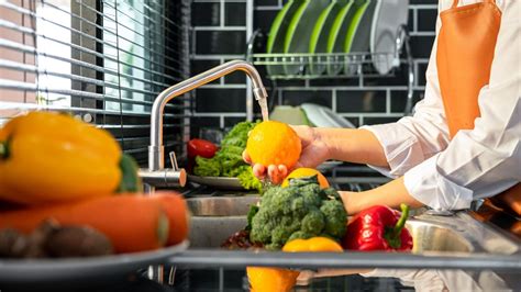 How to Wash Vegetables and Fruits Properly | Mama Fatma