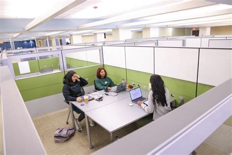 Davis Library – Collaboration Cubes – UNC University Library