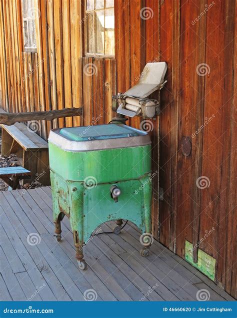 Wringer Washing Machine Washing Blankets 的图像结果