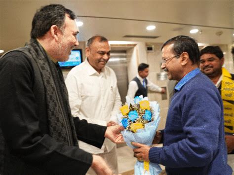 Kejriwal Visits Gujarat; Targets BJP Rule of Fear | 7 Zone Workers Meet