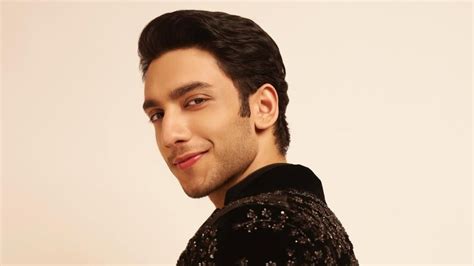 Yes, he needs a kit too—essential grooming picks for the dapper groom