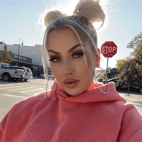 Mz Dani OnlyFans Star: How Much Money Does Mz Dani Make? Bio, Wiki, Height, Age, Family, Net ...