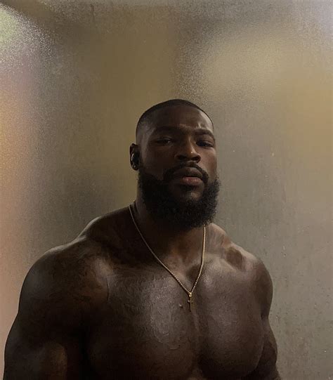 Pin by The Chosen One on Photo shoots to redo | Attractive black men ...