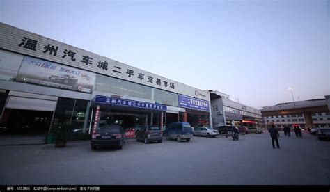 探访全疆最大二手车交易市场 体验“一站式”商超购车_腾讯新闻