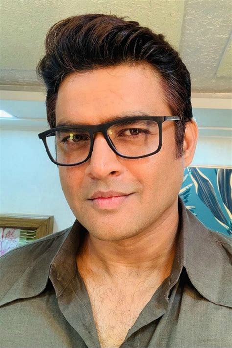 razor: Get Latest Buzz, Updates, Gossip, Photos & Videos