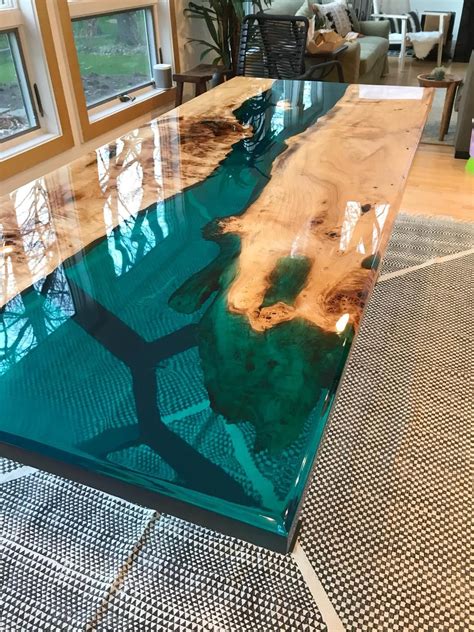 Turquoise resin river dining table - Etsy.de | Diy tischplatte ...