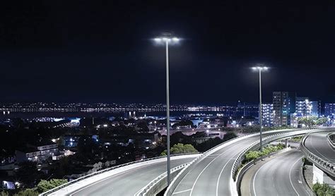 HighFocus LED Gen 2 LED high mast luminaire by Lumec is better than ...
