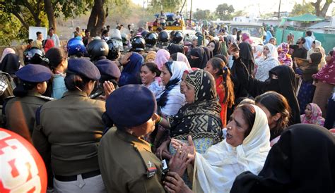 Bhopal: 200 Families Defy Admin Ultimatum, Refuse To Vacate Bhadbhada ...