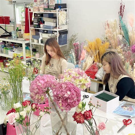 Flower Arrangement Course花艺课程 – EK Floral Studio