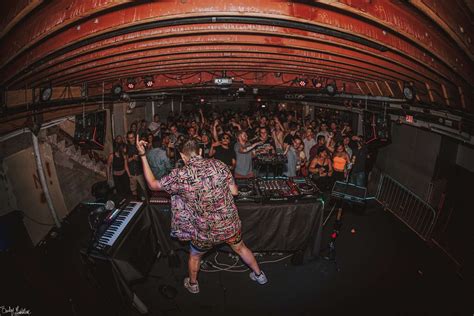 Best Dive Bars You Need to Try in Phoenix | UrbanMatter Phoenix