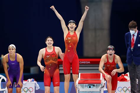 致敬冠军精神，官方合作伙伴韩束为中国国家游泳队加油_聚美丽