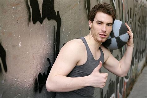 Gesture of Playing Basketball 的图像结果