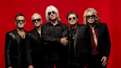 Def Leppard drummer thanks fans for support after being attacked in Florida