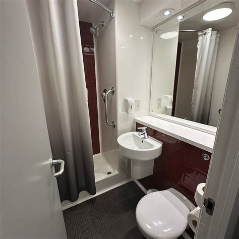 TRAVELODGE RUGBY CENTRAL - 2026 Hotel Reviews, Photos, Rate Comparison ...