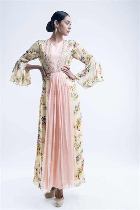 Gowns – Radical
