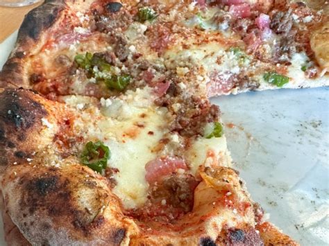 Seasonal flavors, old favorites delight at Syracuse’s Apizza Regionale ...