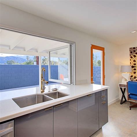 Pass through Kitchen Window 的图像结果