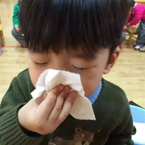 宁波6岁男孩流鼻涕3年多，检查后竟在鼻腔中发现了这个！家长后悔莫及…|男孩|磁球|鼻腔_新浪新闻