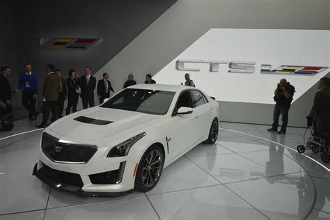 Cadillac CTS-V Detroit (2015) - picture 4 of 10