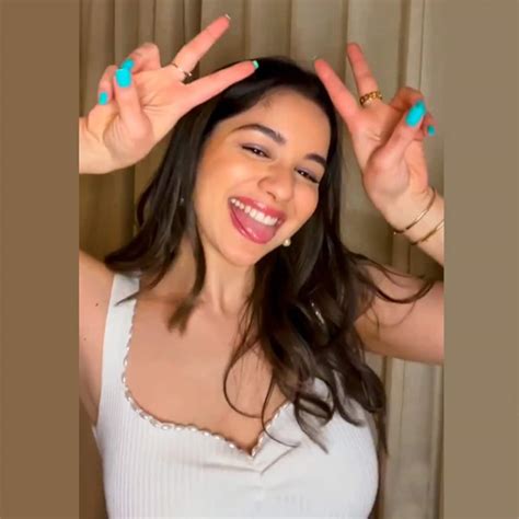Sachin Tendulkar’s daughter Sara Tendulkar flaunts her beauty in these ...