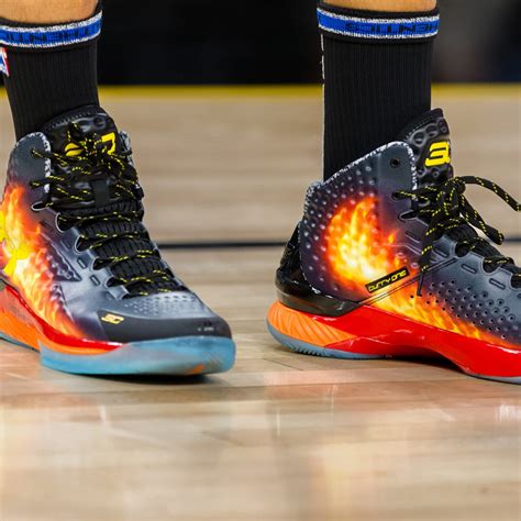 Stephen curry shoes original price online