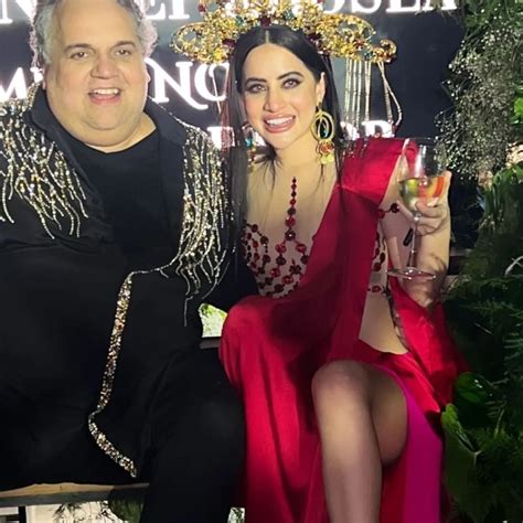 Urfi Javed in HOT RED, Poses With Sussanne Khan at Abu Jani-Sandeep ...