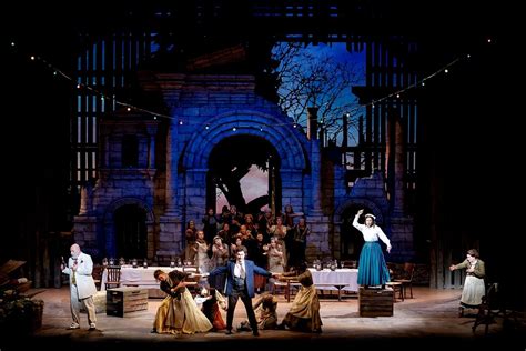 Ryga ir komiška G. Donizetti opera „Meilės eliksyras“!, UAB Autrega ...