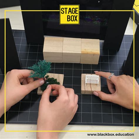 Machine Box Stage Set 的图像结果