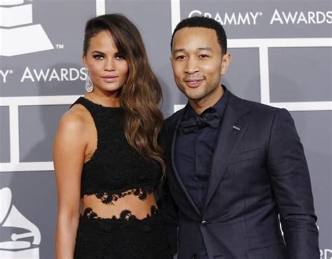 Chrissy Teigen goes topless and soaks up the sun [Photo] - IBTimes India