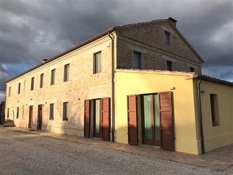 LA RAGOLA COUNTRY HOUSE - Farmhouse Reviews & Photos (Ostra) - Tripadvisor