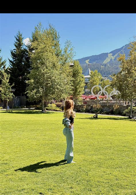 Sarah Sophia (@imsarah.s) - Urlebird