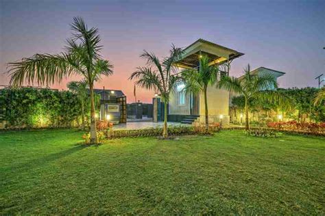 Saroja Farm - Pet-friendly 3-BHK Farmhouse in Noida with Pool