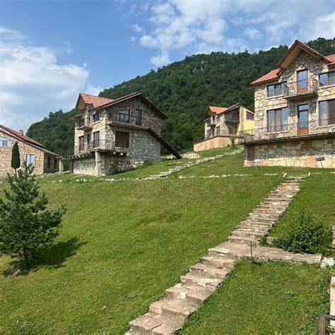 APAGA RESORT (Yenokavan) - Cottage Reviews, Photos, Rate Comparison ...