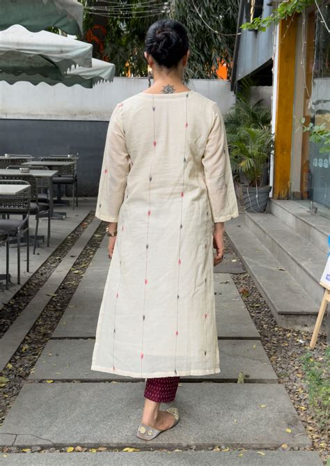 Handwoven Jamdani Muslin Straight Kurta With Lining – Chakori Ethnic