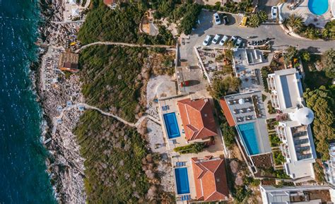 Fiberglass vs Concrete Pools: 2026 Cost Guide –Notes
