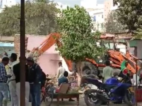 In Vadodara's Vadsar, the municipality removed 77 slum dwellers from ...