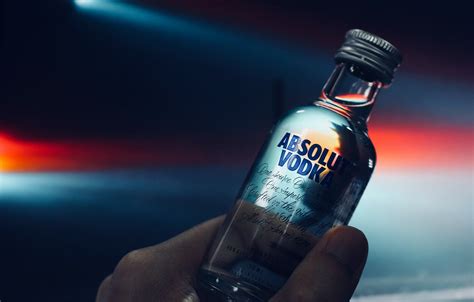 How Many Calories Are In A Shot Of Vodka? Vodka Calories | Saucey