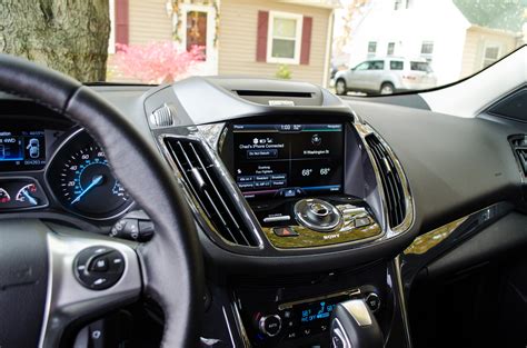 2014 Ford Escape Titanium (27 of 34) - Motor Review