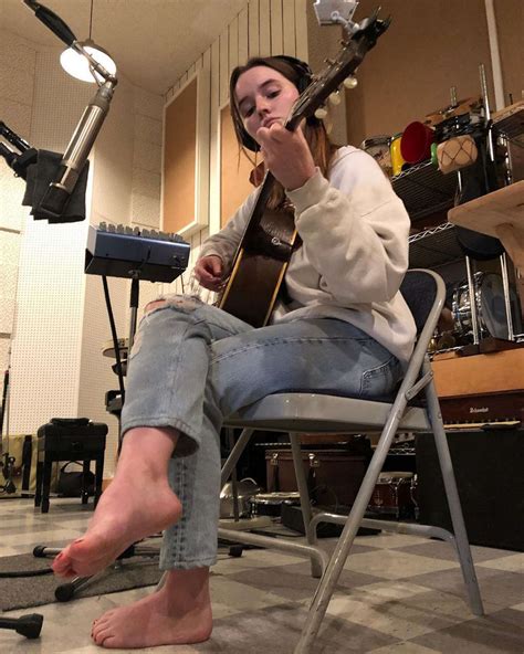 Kaitlyn Dever From Instagram Feet Sexy Feets - Celeb Feets