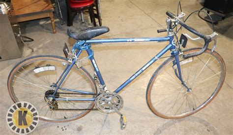 VINTAGE SEARS FREE SPIRIT MENS ROAD BIKE