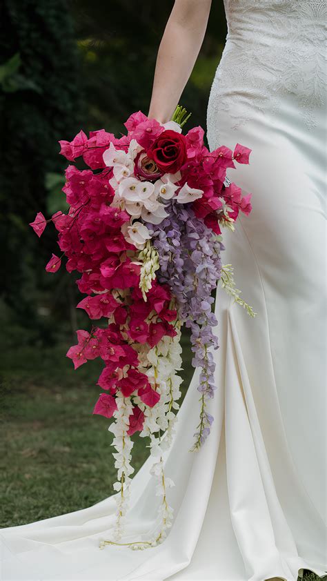 20 Cascading Wedding Bouquets: Elegant Floral Ideas for Your Big Day ...