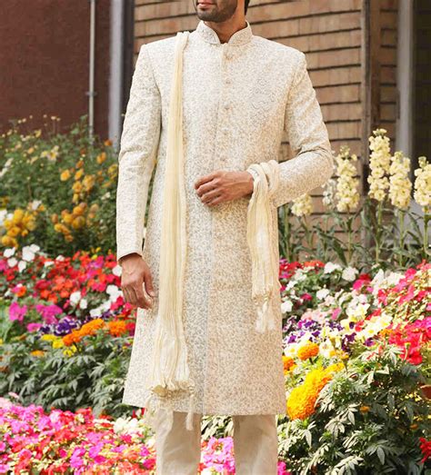 Here’s how to wear Ranbir Kapoor’s embellished sherwani from Ae Dil Hai ...