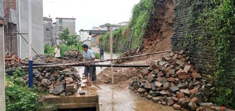 暴雨袭击！赣州龙南多地遭遇洪水，上百人转移！市长紧急调度防汛工作