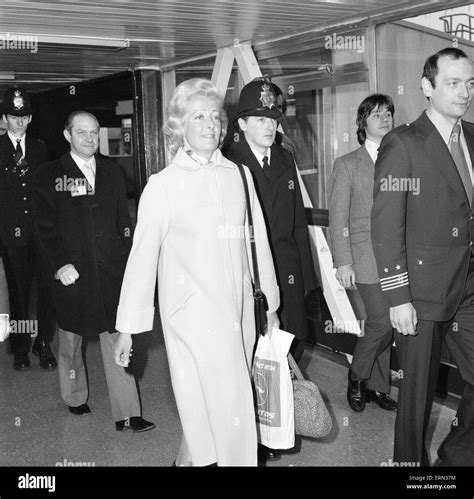 Frances Shand Kydd, mother of Lady Diana Spencer, recently engaged to ...