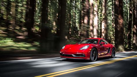 2018 Porsche 718 Cayman GTS first drive review: fighting for attention