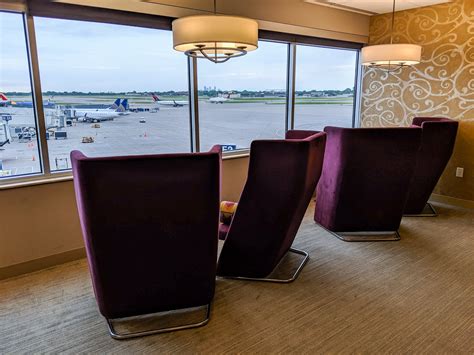 Lounge Review: The Escape Lounge at MSP Terminal 1 - The Points Guy