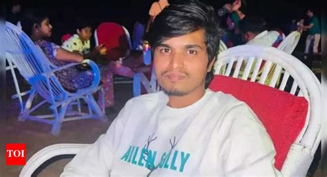 Secunderabad Train Death: Newlywed man dies trying to board moving ...