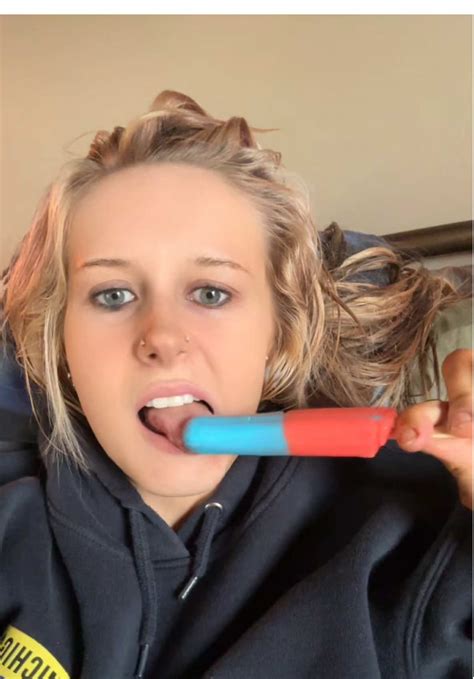 Alexis XJ (@alexis.xxxj) - Urlebird