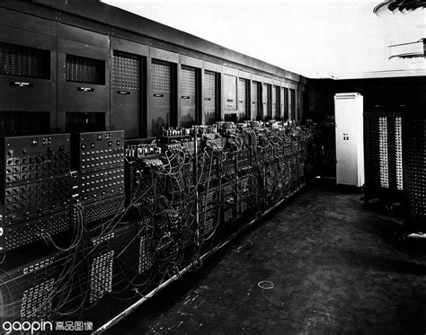 世界上第一台电子计算机，主要设计者也有华裔工程师